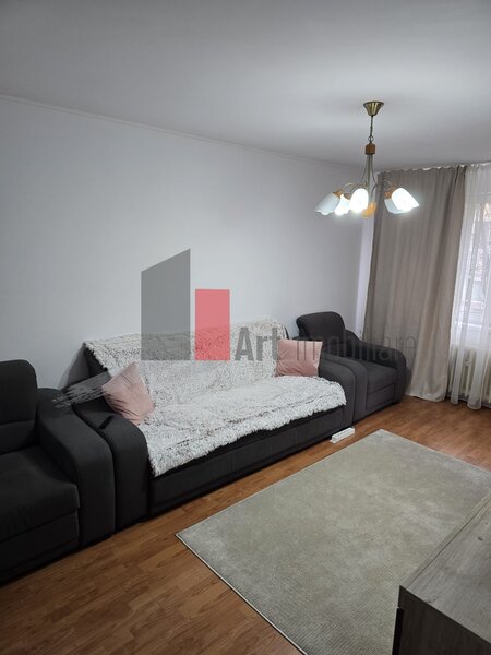 Berceni - Aparatorii Patriei Vanzare apartament decomandat 3 camere