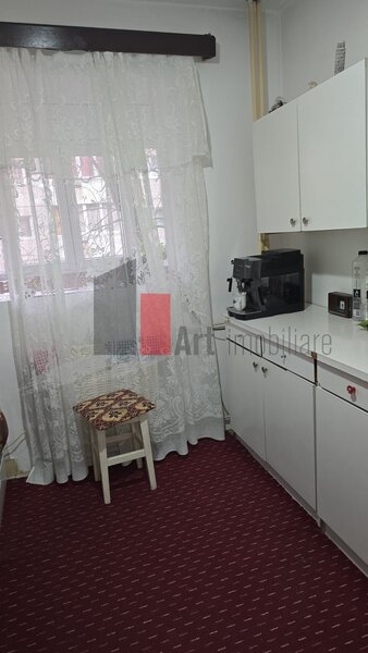 Berceni - Aparatorii Patriei Vanzare apartament decomandat 3 camere